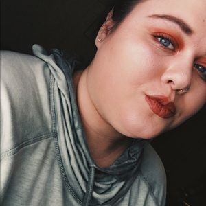 Meet your Posher, Katelyn